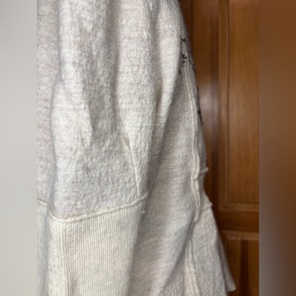 Free People Wool Women's Cream Sweater Jacket with hook closure size Large - Picture 7 of 15